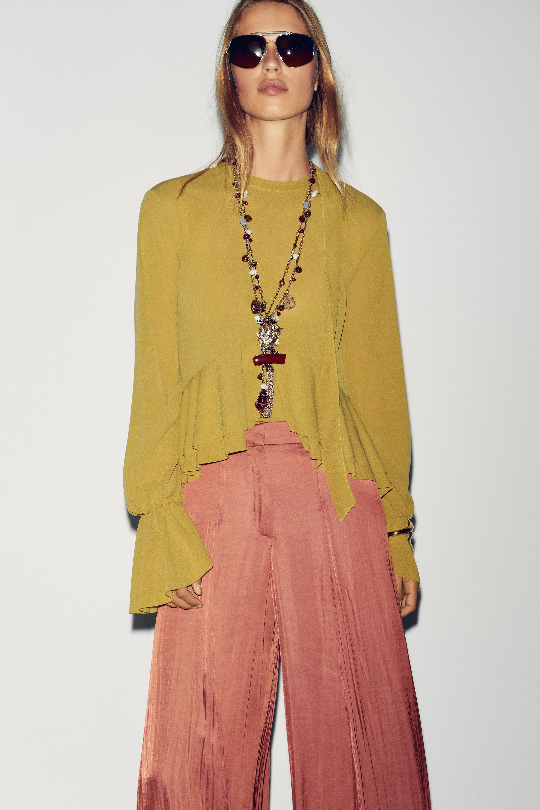 Blouse fluide à volant - Zara