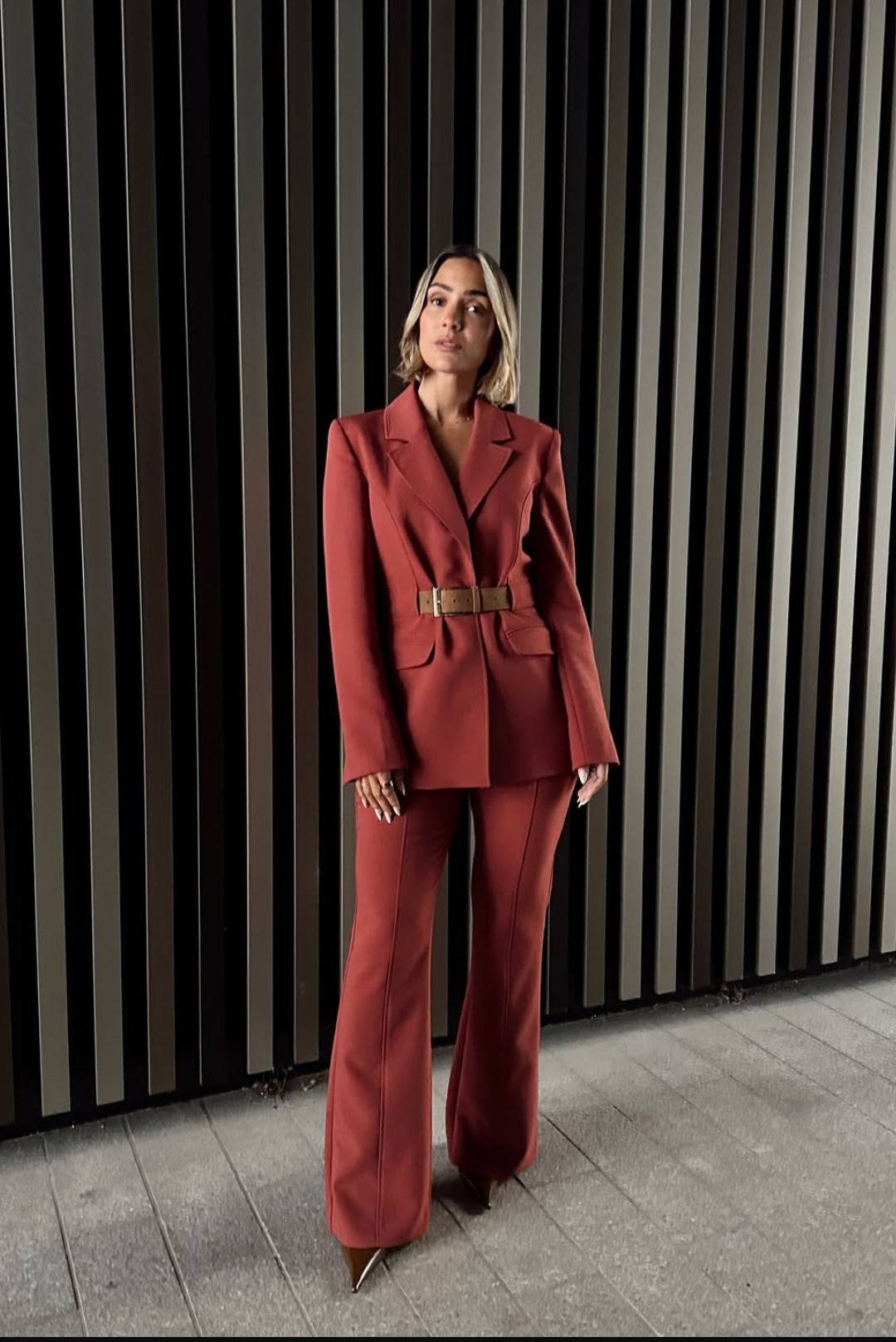 Costume avec ceinture brique -Zara