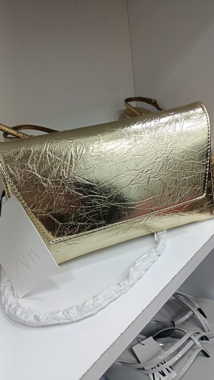 Mini sac dorée avec bandoulière-Zara