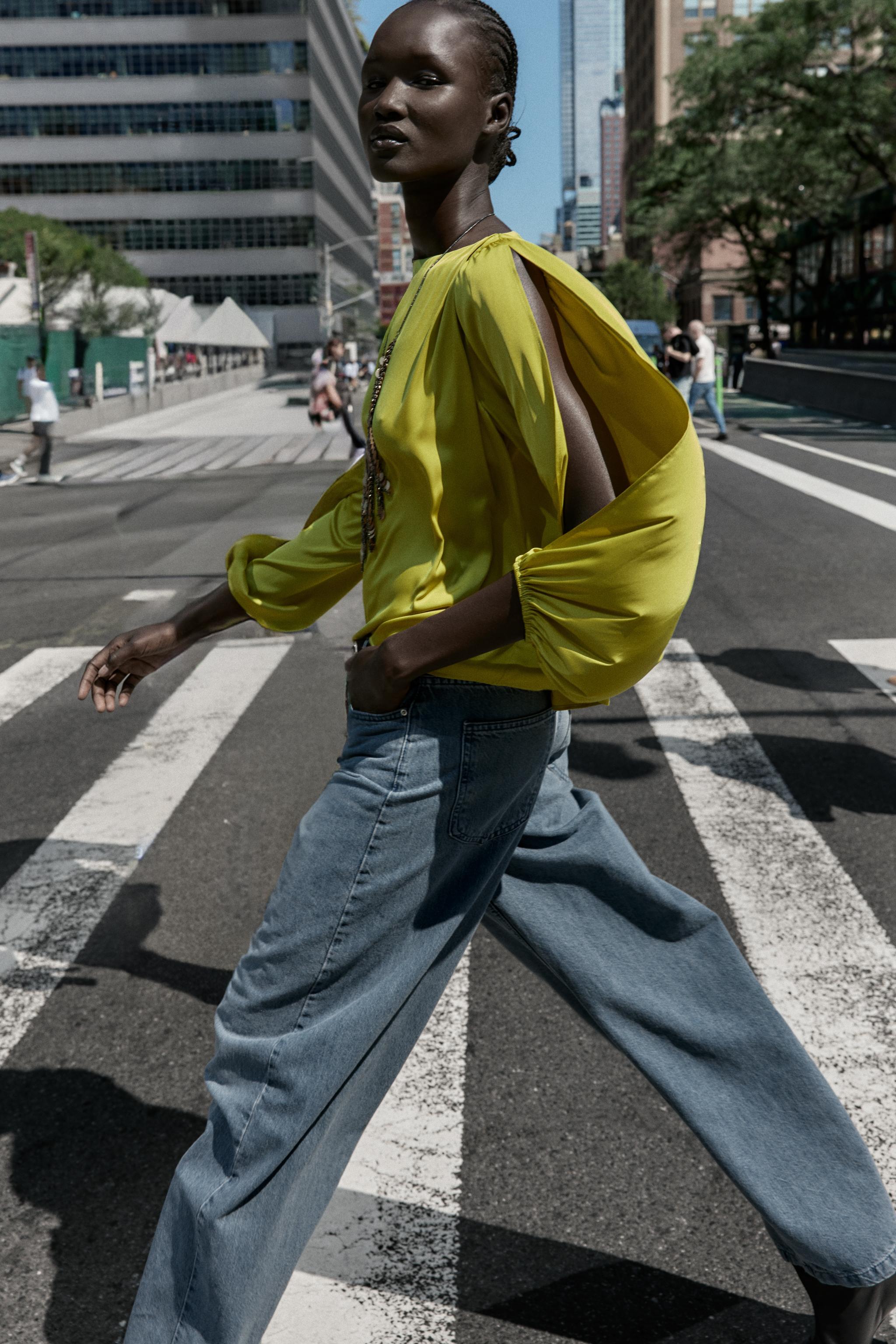 Blouse satiné verte manches bouffantes - Zara