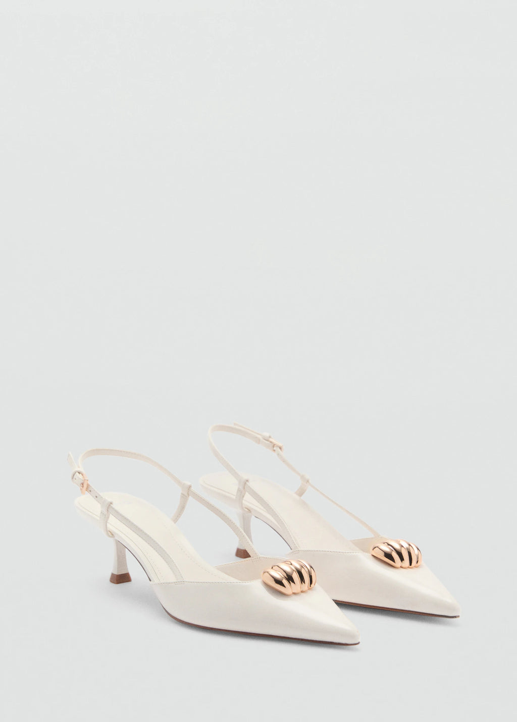 Chaussure demi talon blanche détaille dorée -mango