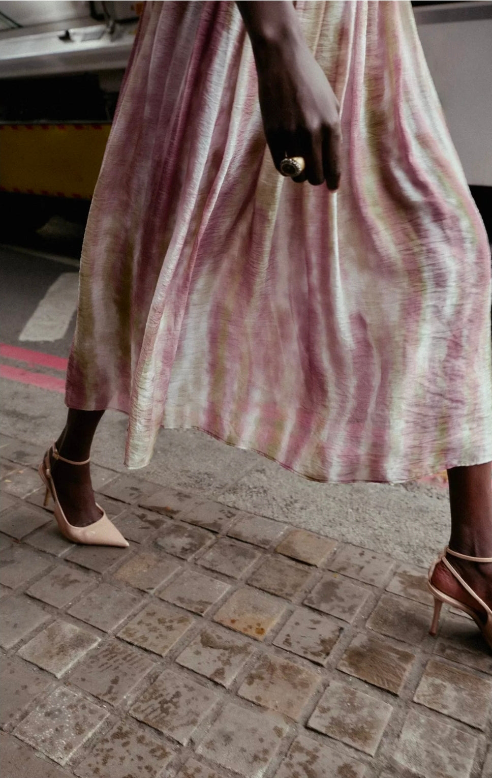 Escarpin effet vernis Zara