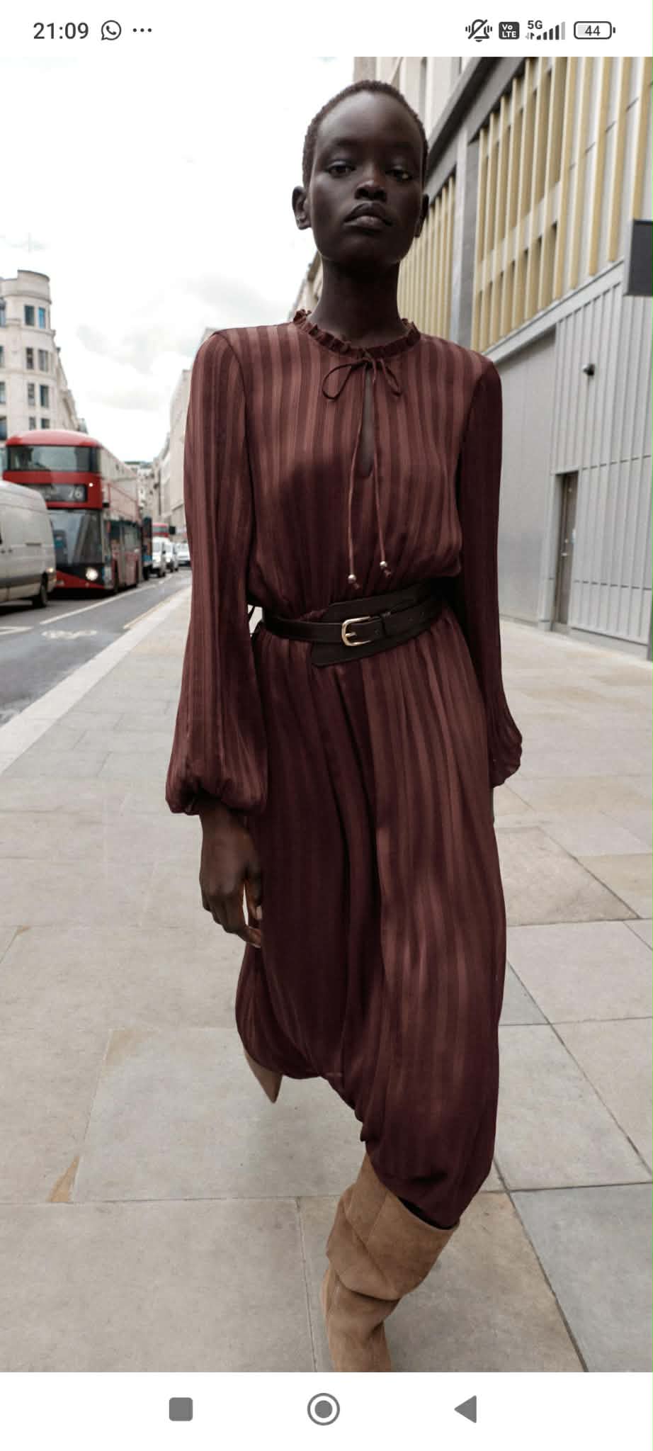 Robe fluide avec ceinture Zara