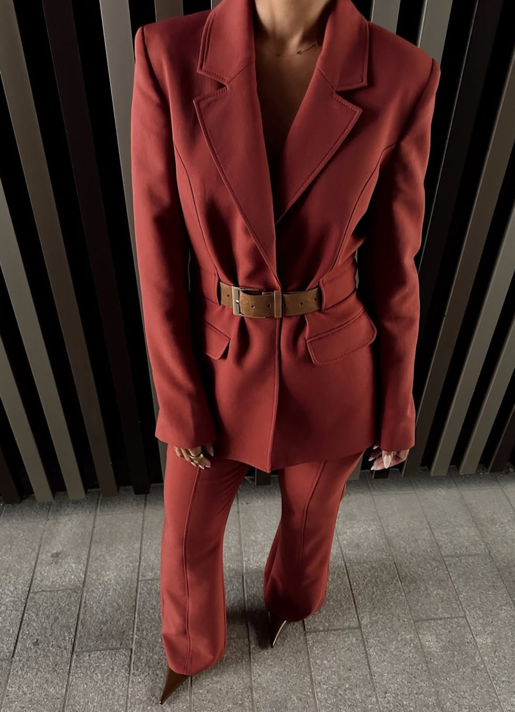 Costume avec ceinture brique -Zara